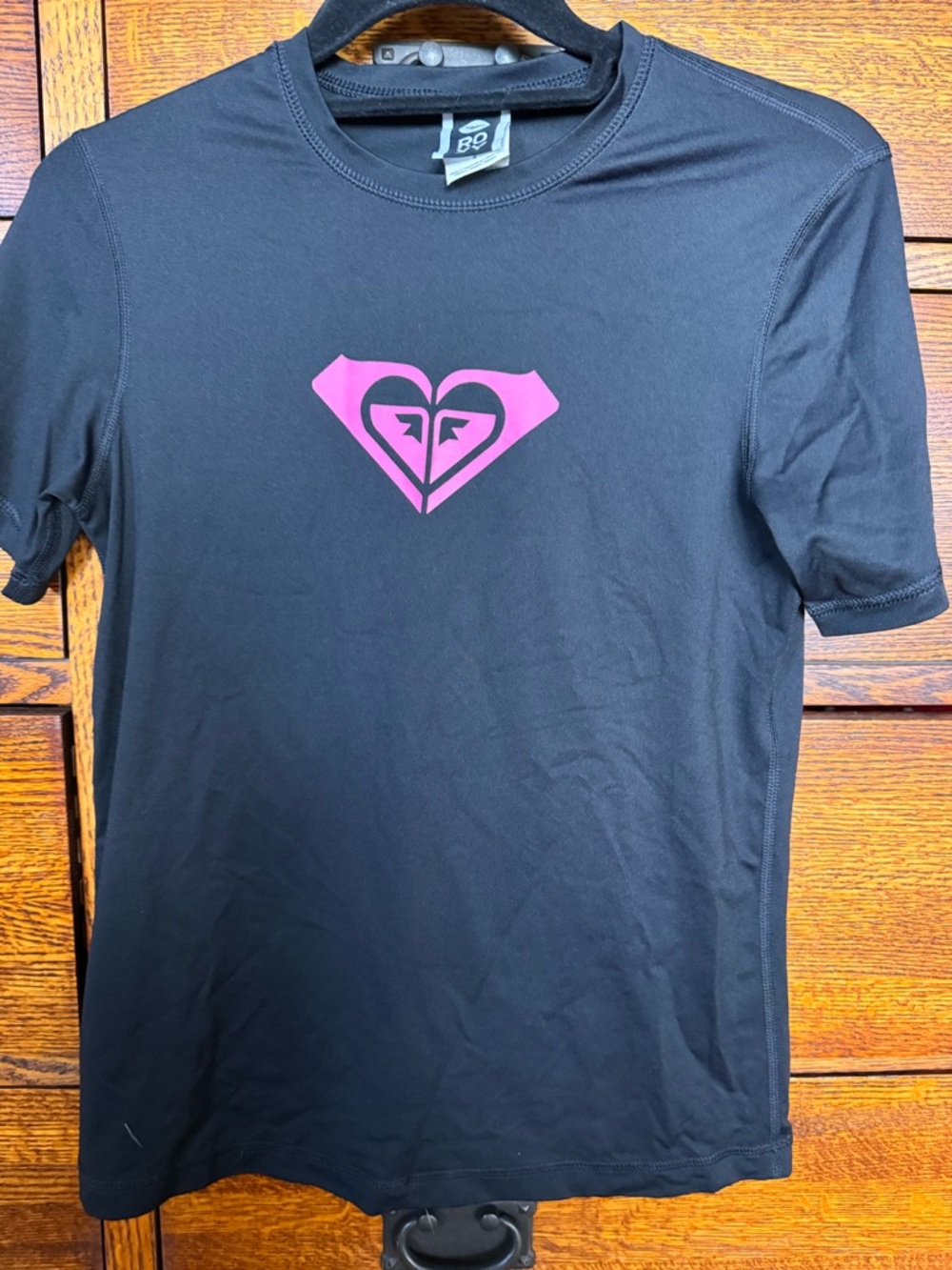 NWOT Roxy Black Short-Sleeve Rashguard with Pink Heart Logo